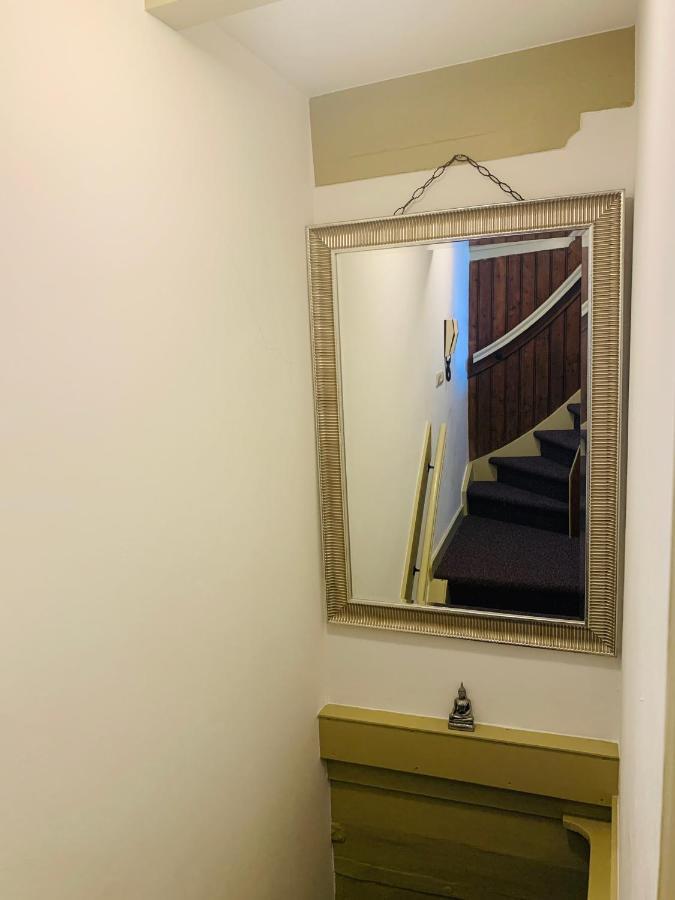 Pensión Amsterdam Central Guest House 2*